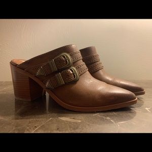 Frye mule